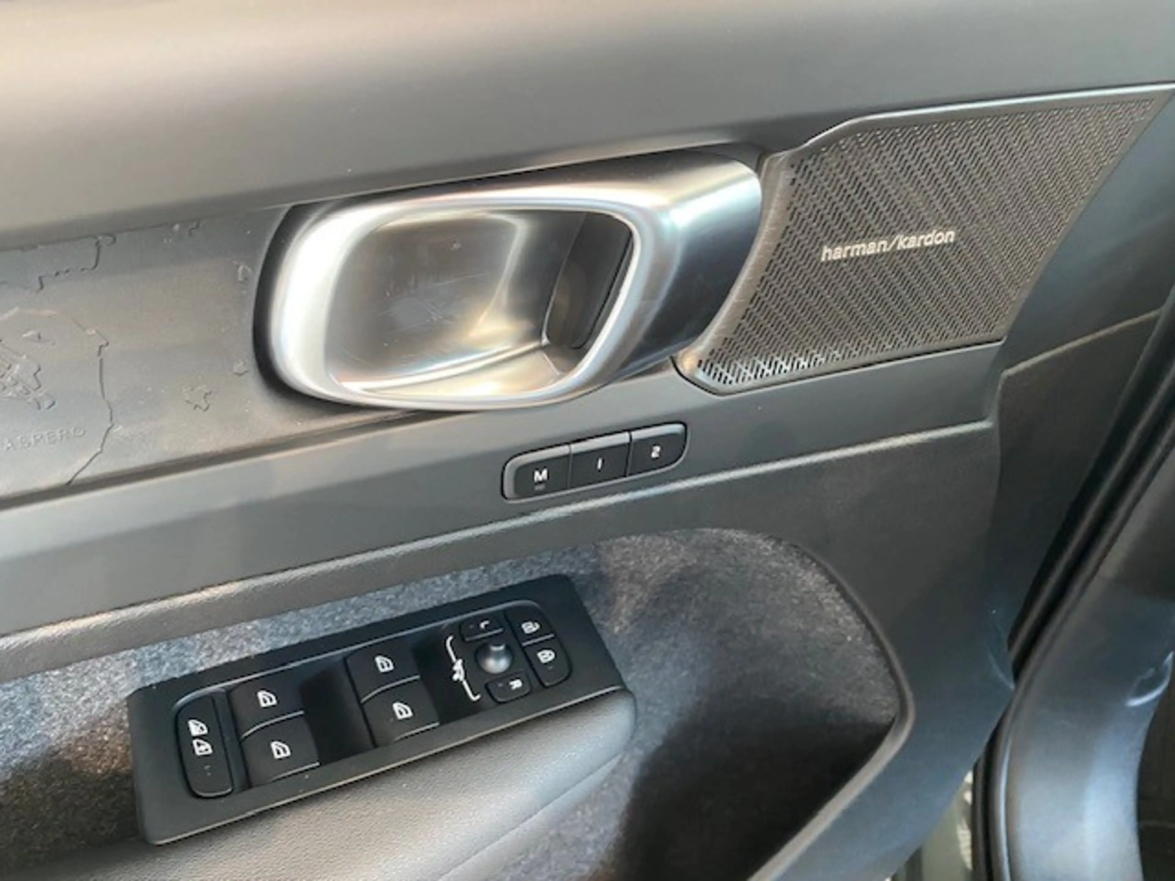 Volvo EX40 Plus Single Motor Extended Range Zinsakt — photo 6