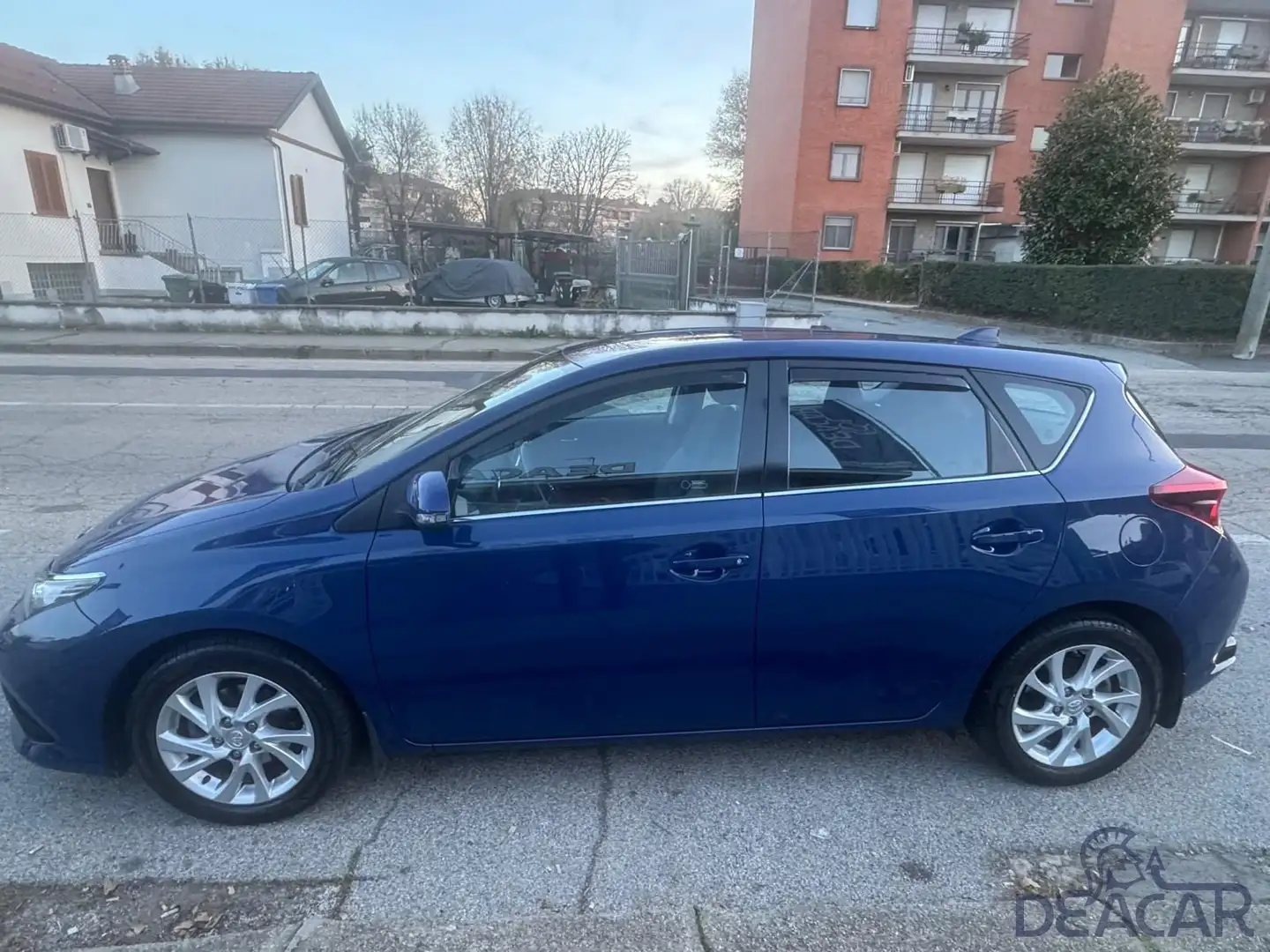 Toyota Auris Auris 1.8 Hybrid Active Bleu - 2