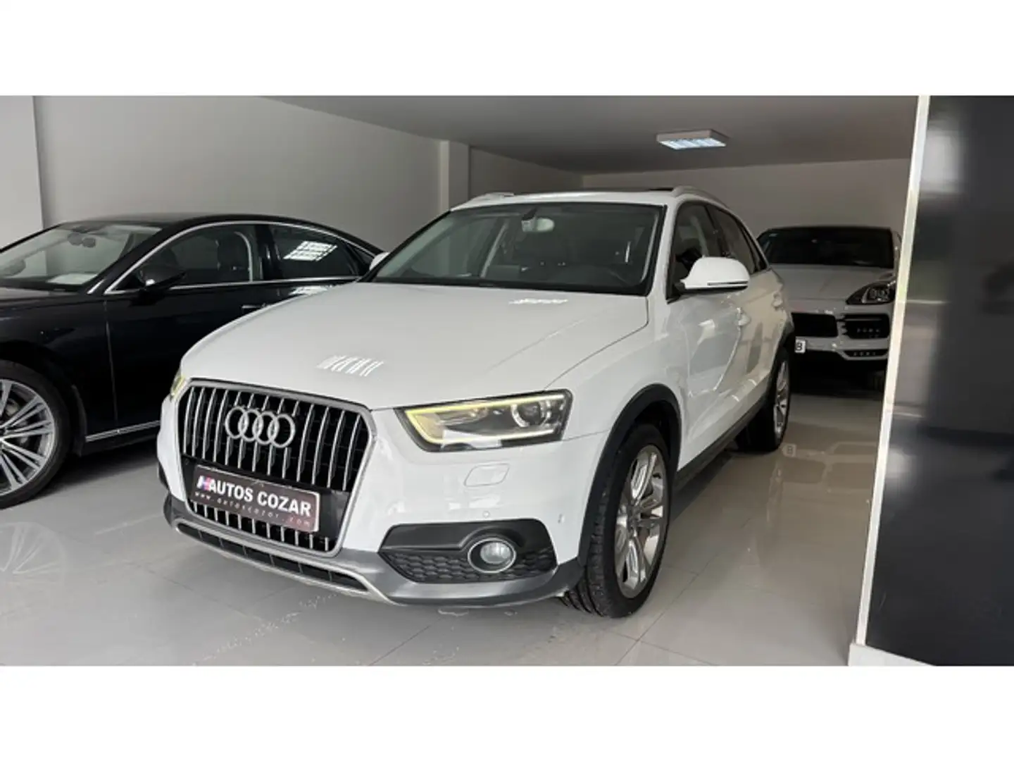 Audi Q3 2.0TDI Attraction quattro S-Tronic Blanco - 2
