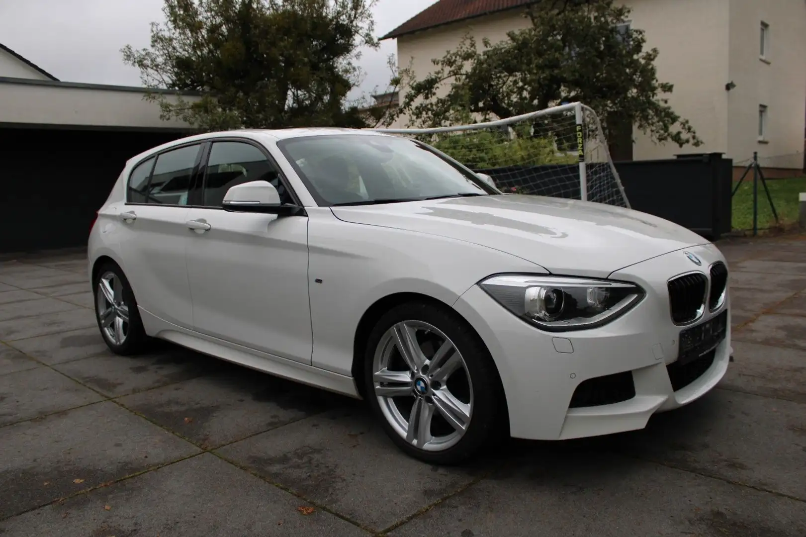BMW 125 d **M-SPORT/NAVI/SCHIEBEDACH/SHZ** Weiß - 2
