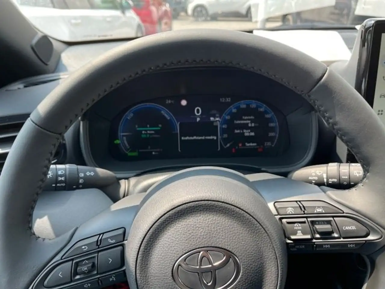 Toyota Yaris Hybrid 1,5L Style Automatik LED 15