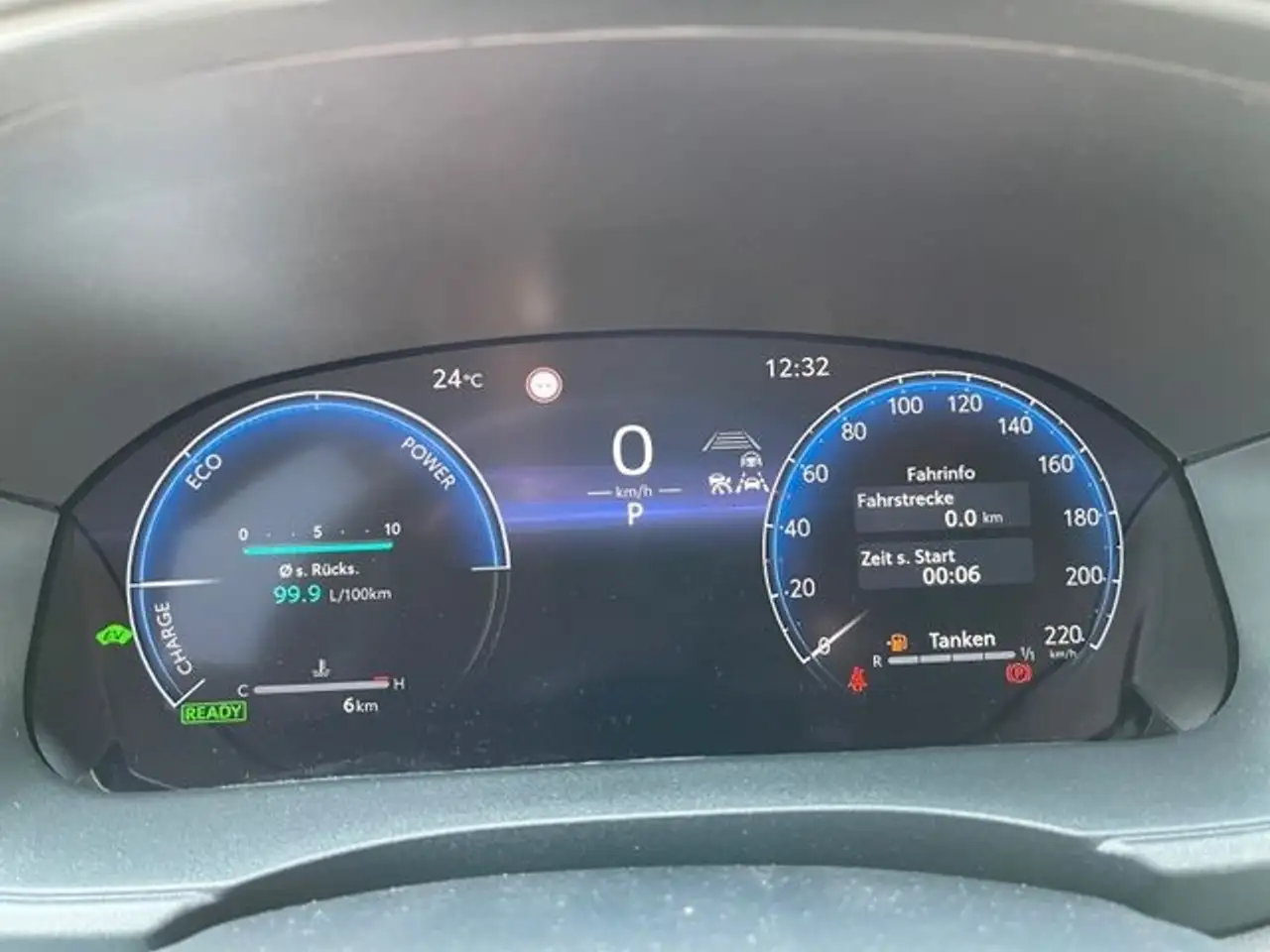 Toyota Yaris Hybrid 1,5L Style Automatik LED 16