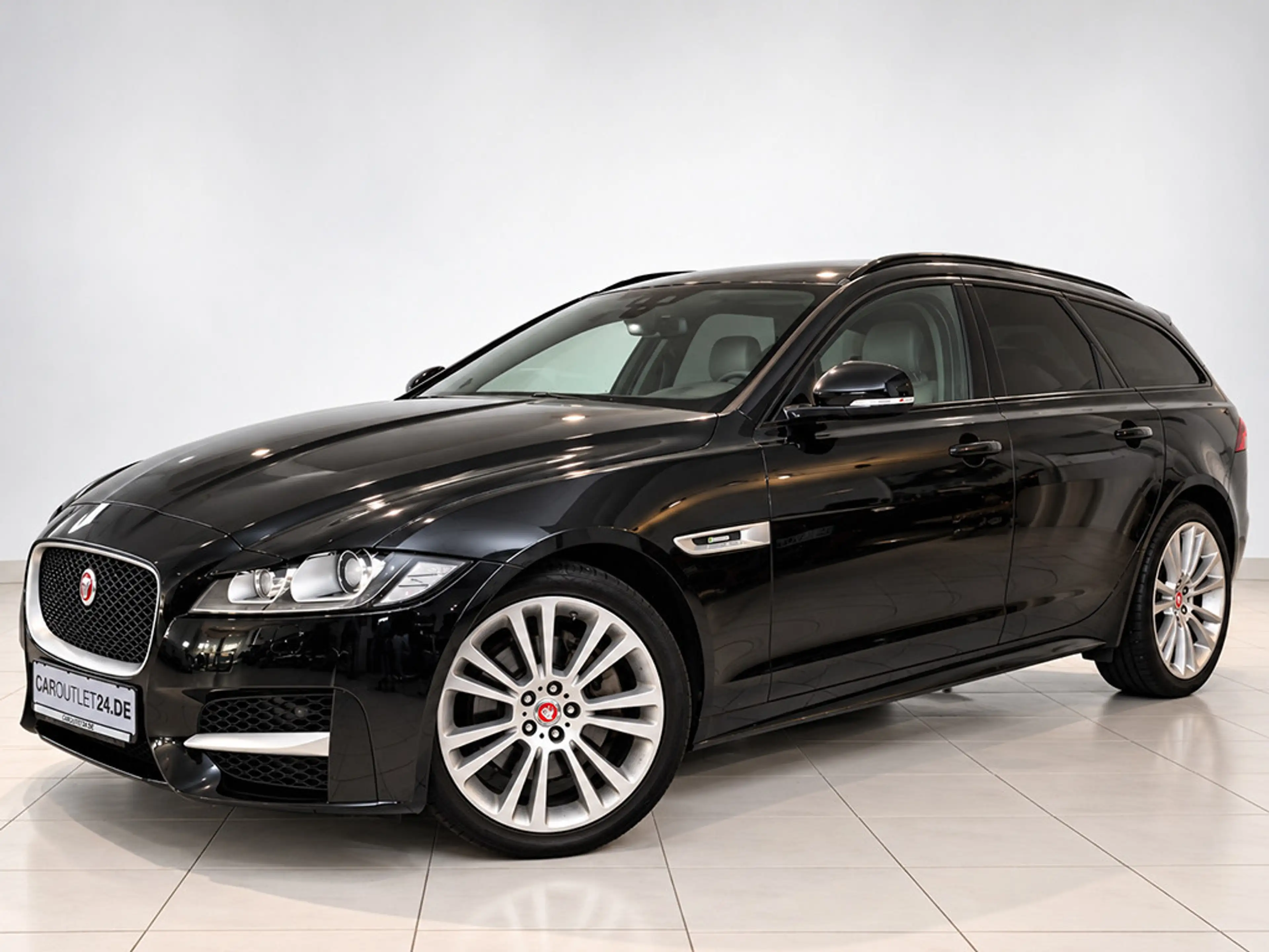 Jaguar XF Sportbrake Autom. *Navi Kamera 19Zoll* — photo 2