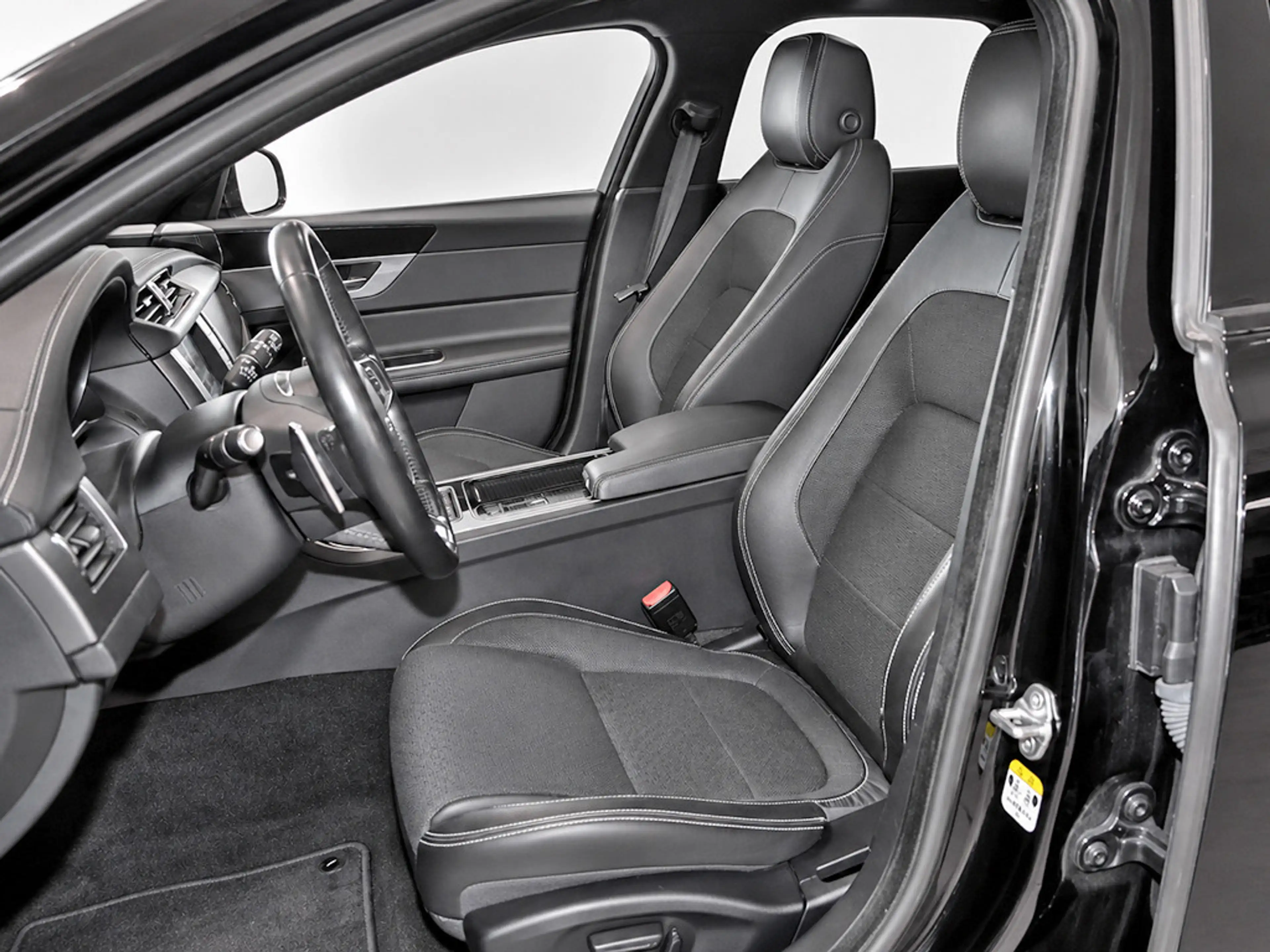 Jaguar XF Sportbrake Autom. *Navi Kamera 19Zoll* — photo 12