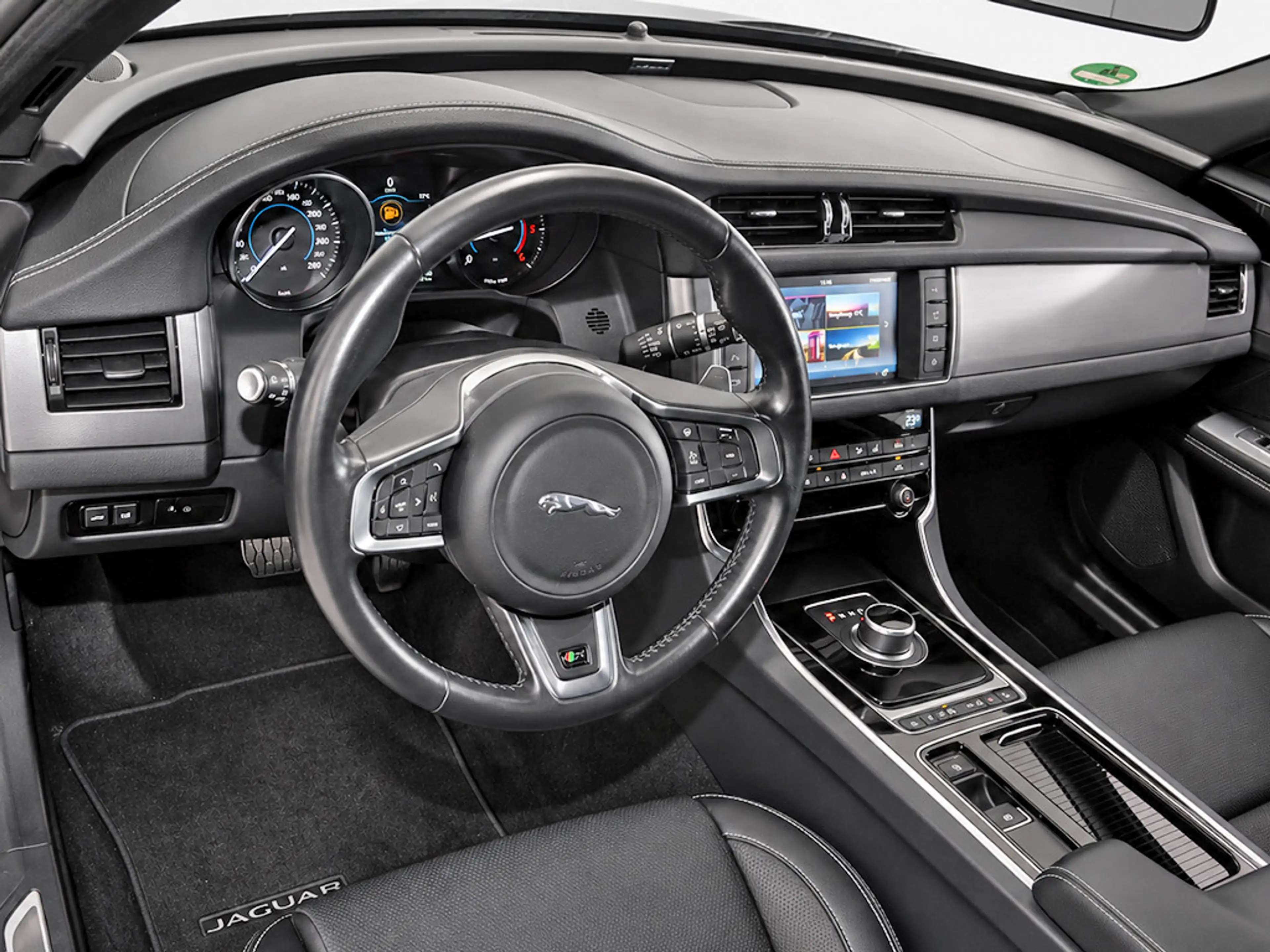 Jaguar XF Sportbrake Autom. *Navi Kamera 19Zoll* — photo 13