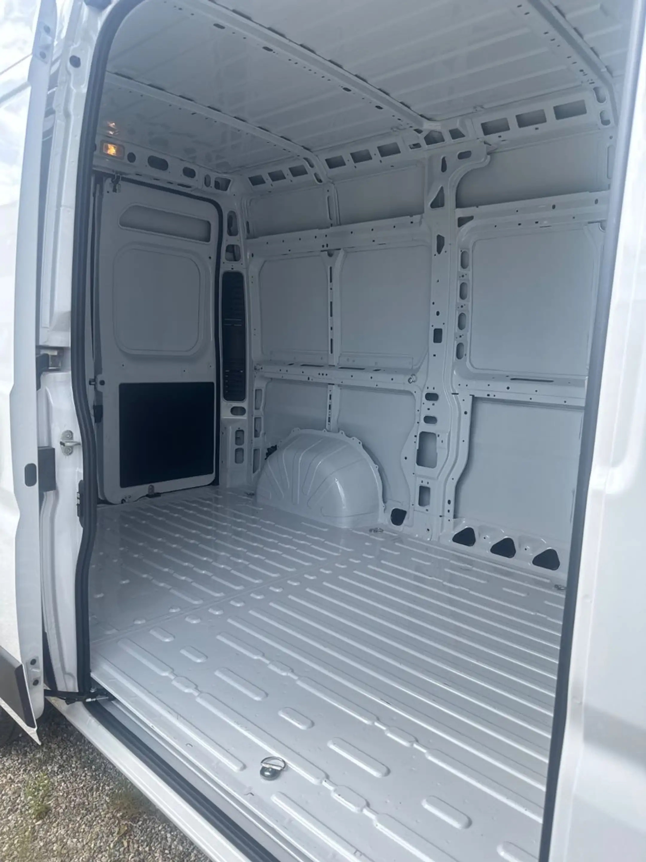 Citroen Jumper Kasten Hochraum 35 L2H2 Heavy BlueHDi 140 — photo 8