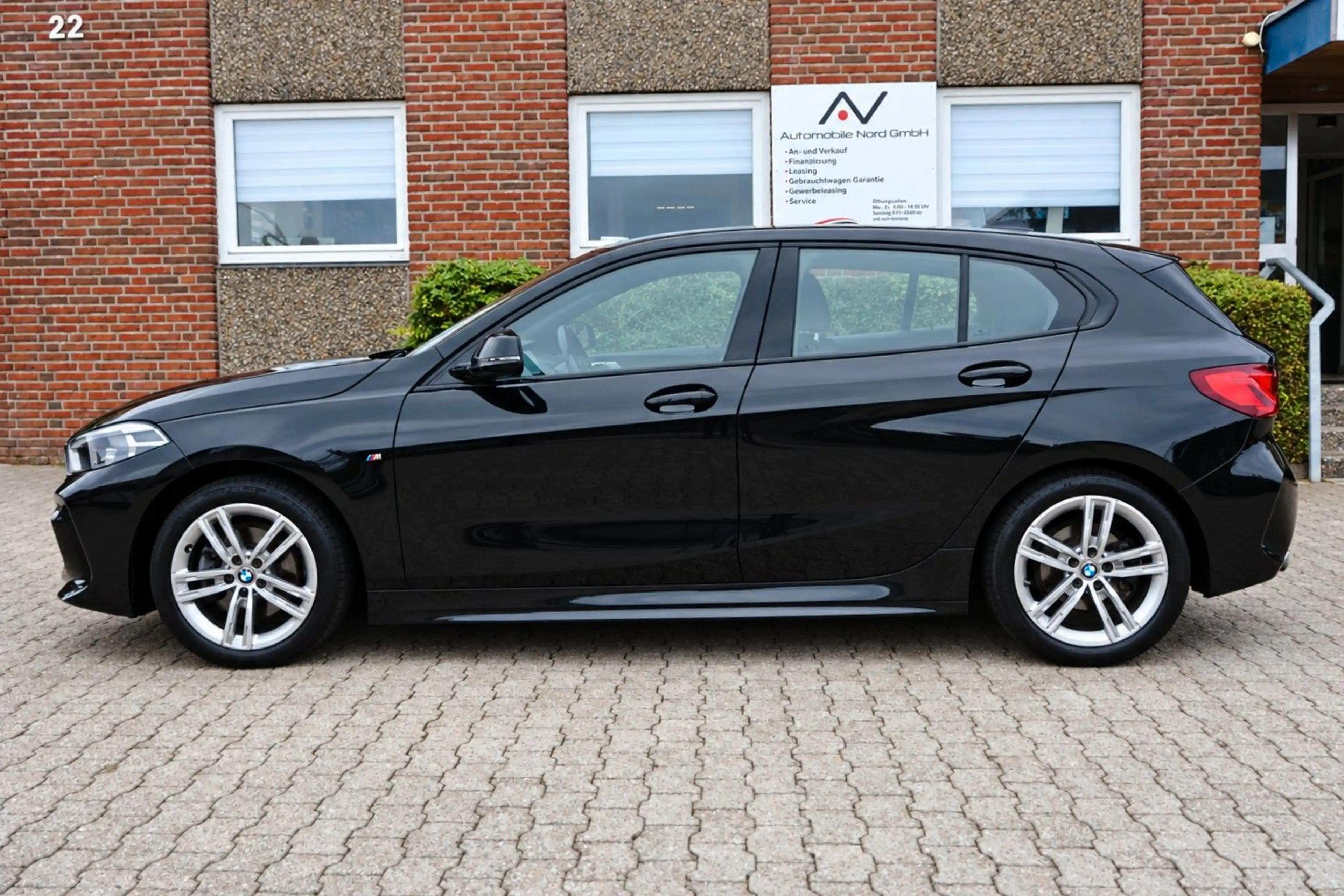 BMW 118 i Limousine M Sport*Ahk*Acc*Service Neu — photo 7