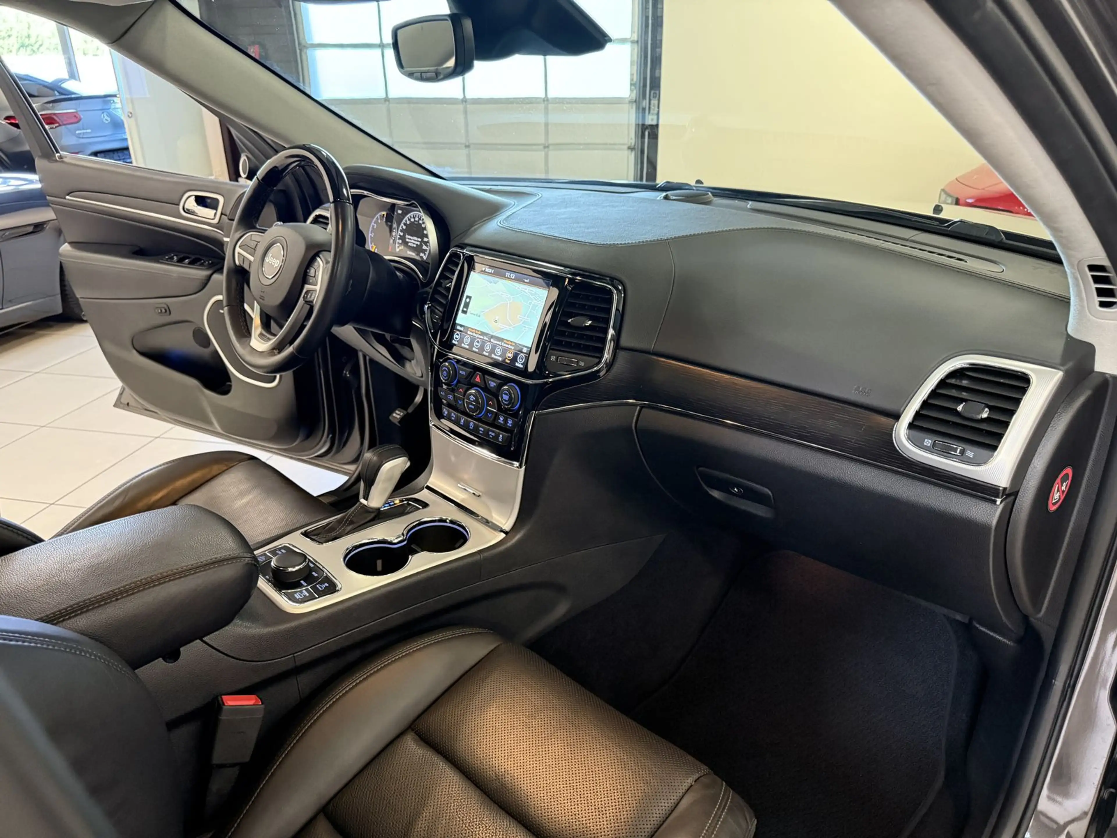 Jeep Grand Cherokee 3.0 CRD Summit — photo 10