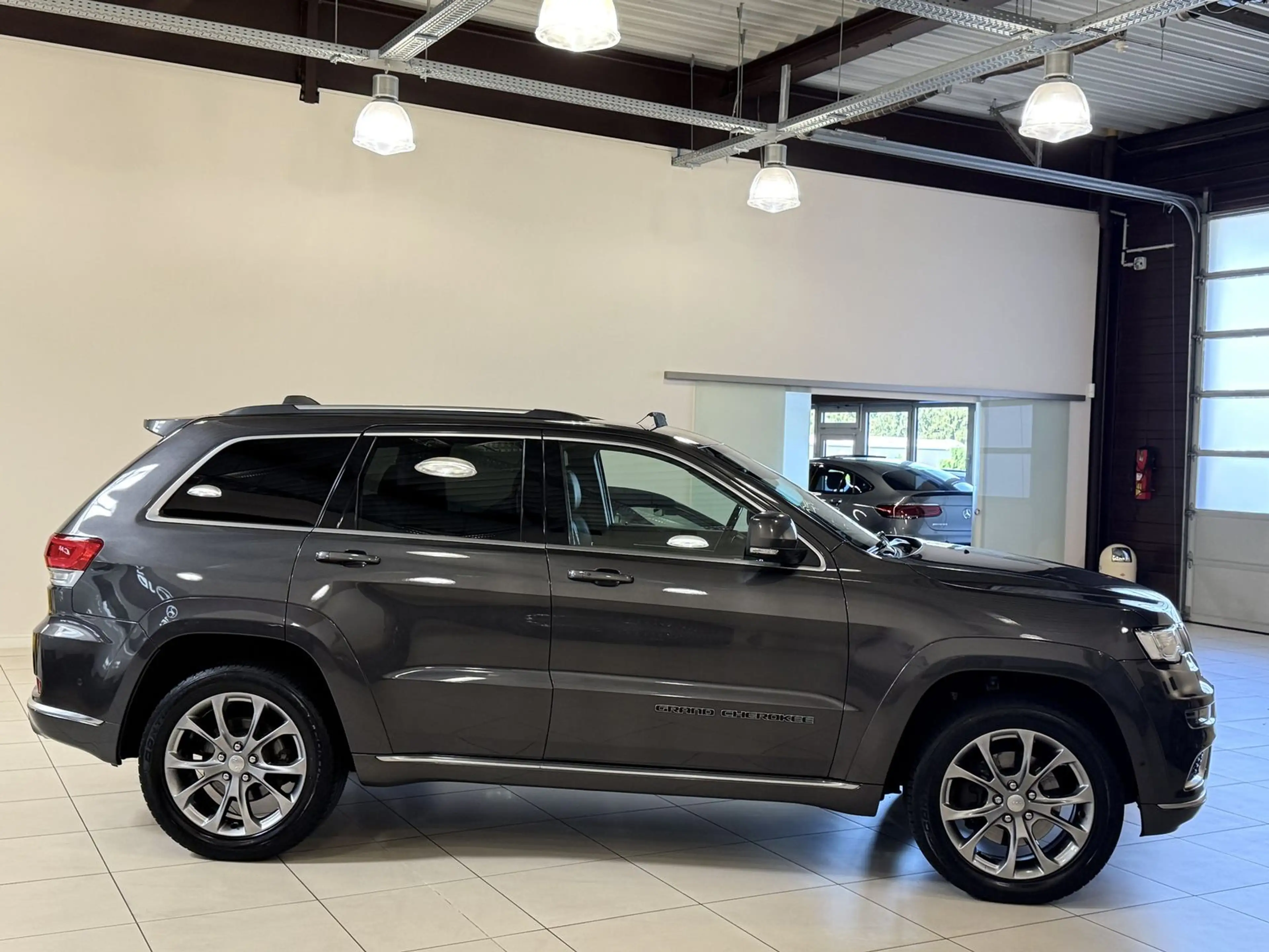Jeep Grand Cherokee 3.0 CRD Summit — photo 5