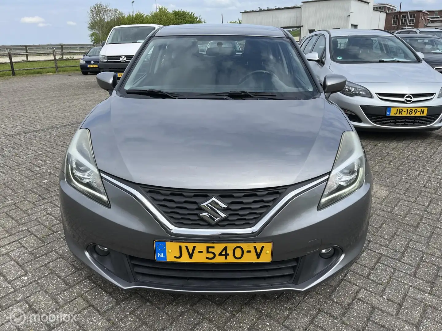 Suzuki Baleno 1.2 Exclusive Grau - 2