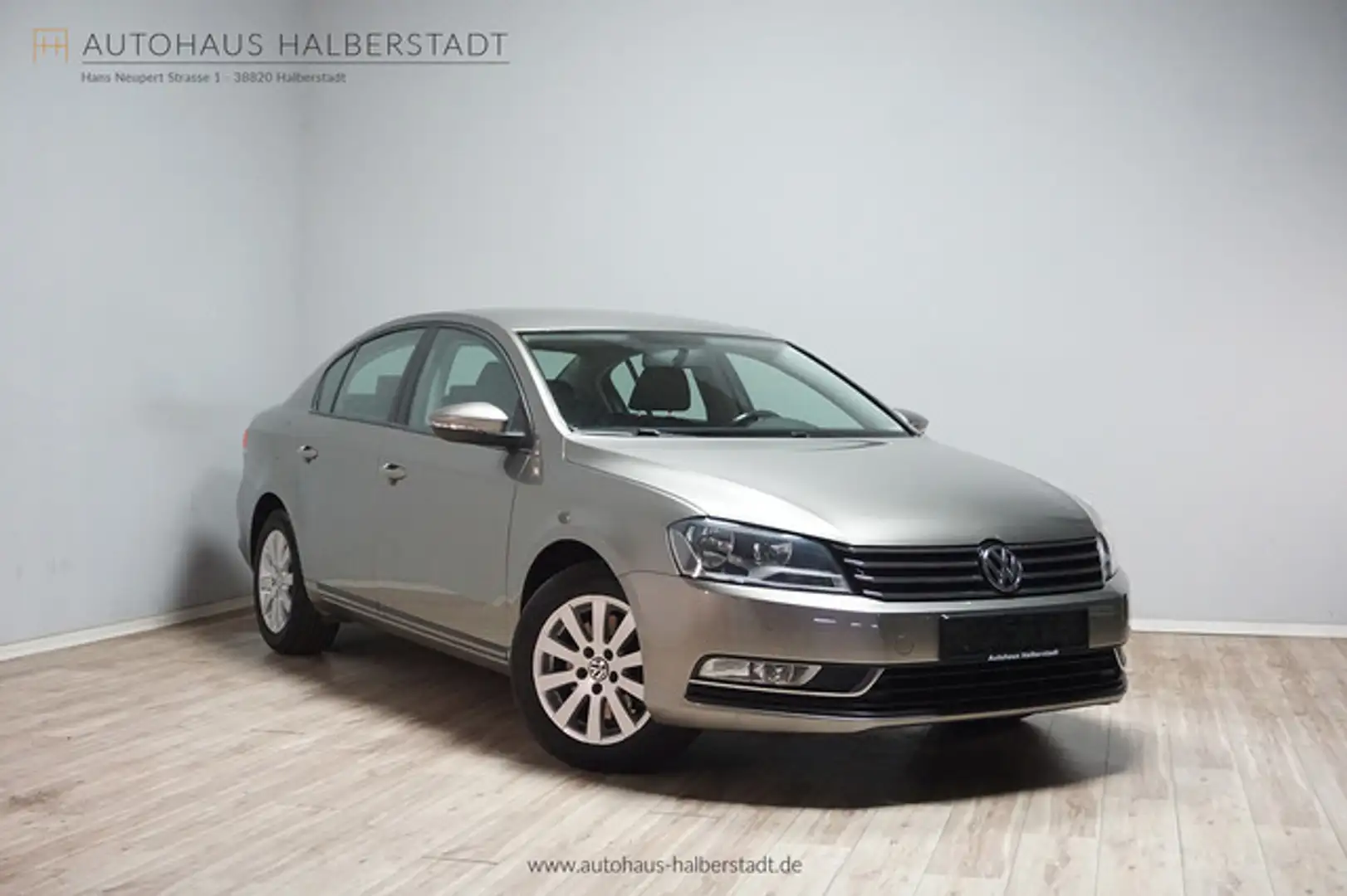 Volkswagen Passat Trendline BlueMotion/Kamera/Navigation/ Beige - 1