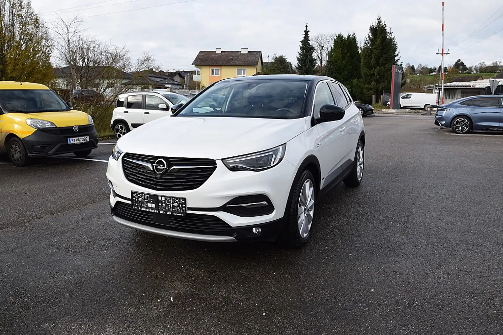 Opel Grandland X 1,6 Turbo PHEV Ultimate *AHK* Weiß - 2