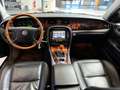 Jaguar XJ8 4.2 V8 SURALIMENTE FINAL EDITION Schwarz - thumbnail 16