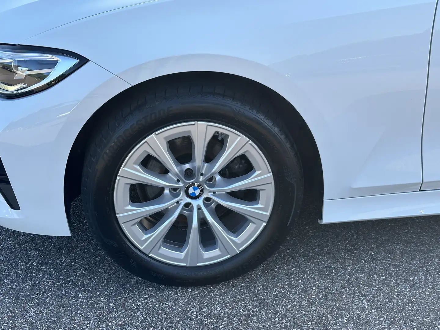 BMW 318 d A Advantage DAB LED WLAN Pano.Dach Shz PDC Biały - 2