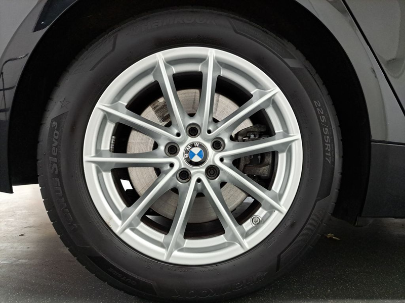 BMW 530 530d xDrive Touring Aut. HUD PANO NAVI SHZ — photo 28