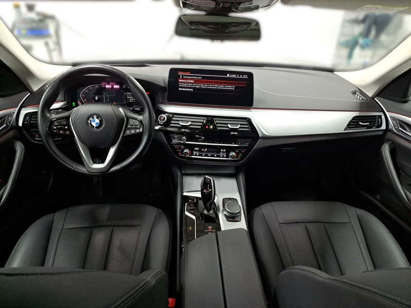BMW 530 530d xDrive Touring Aut. HUD PANO NAVI SHZ — photo 17