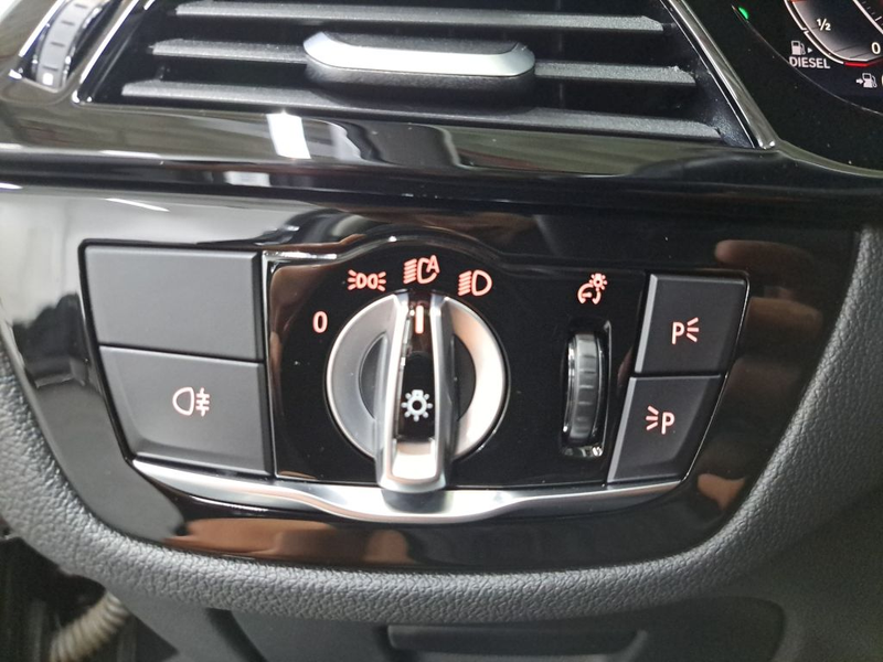 BMW 530 530d xDrive Touring Aut. HUD PANO NAVI SHZ — photo 10