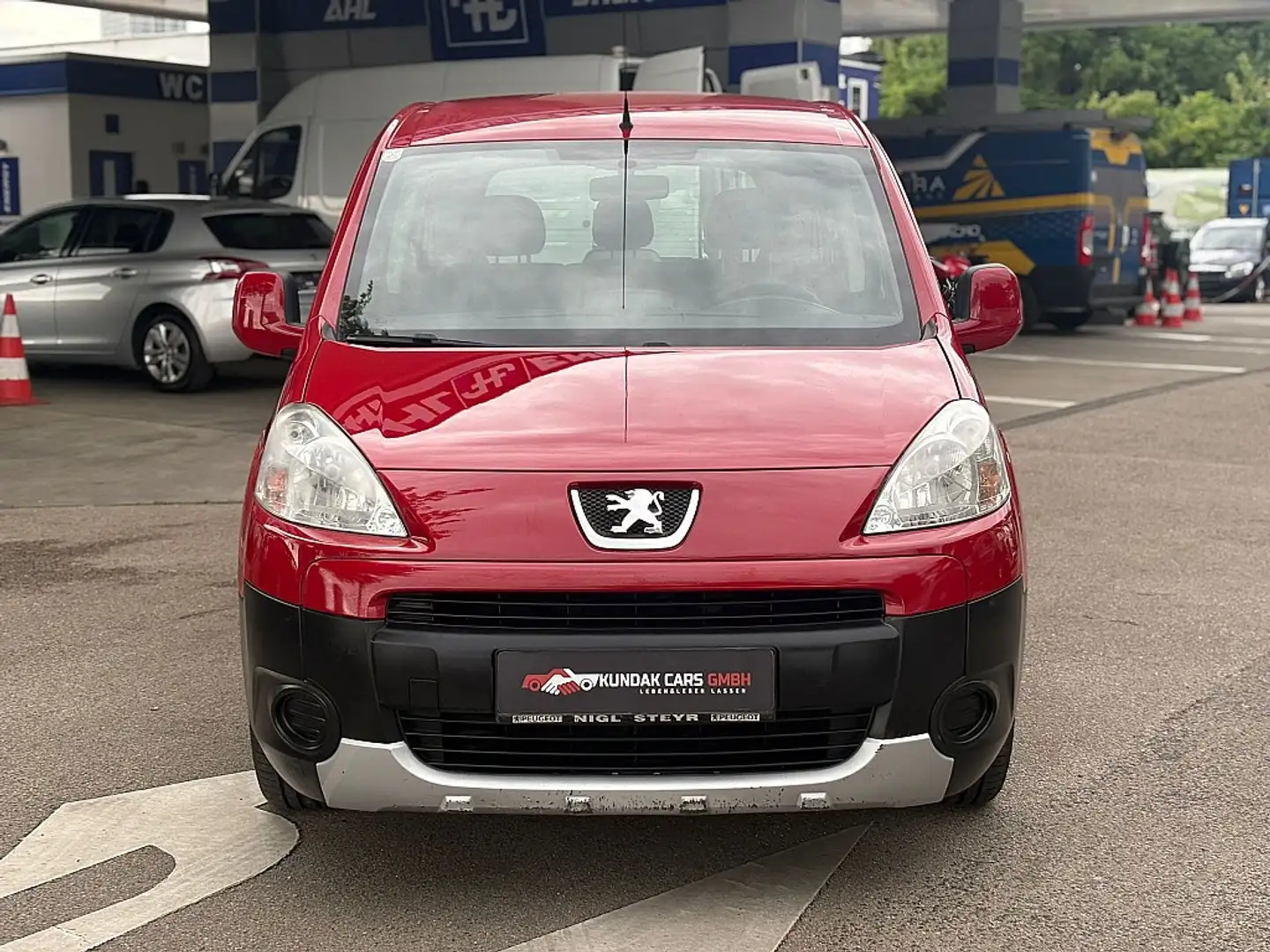 Peugeot Partner Tepee Comfort 1,6 VTi 100**PICKERL 04/2026** crna - 2