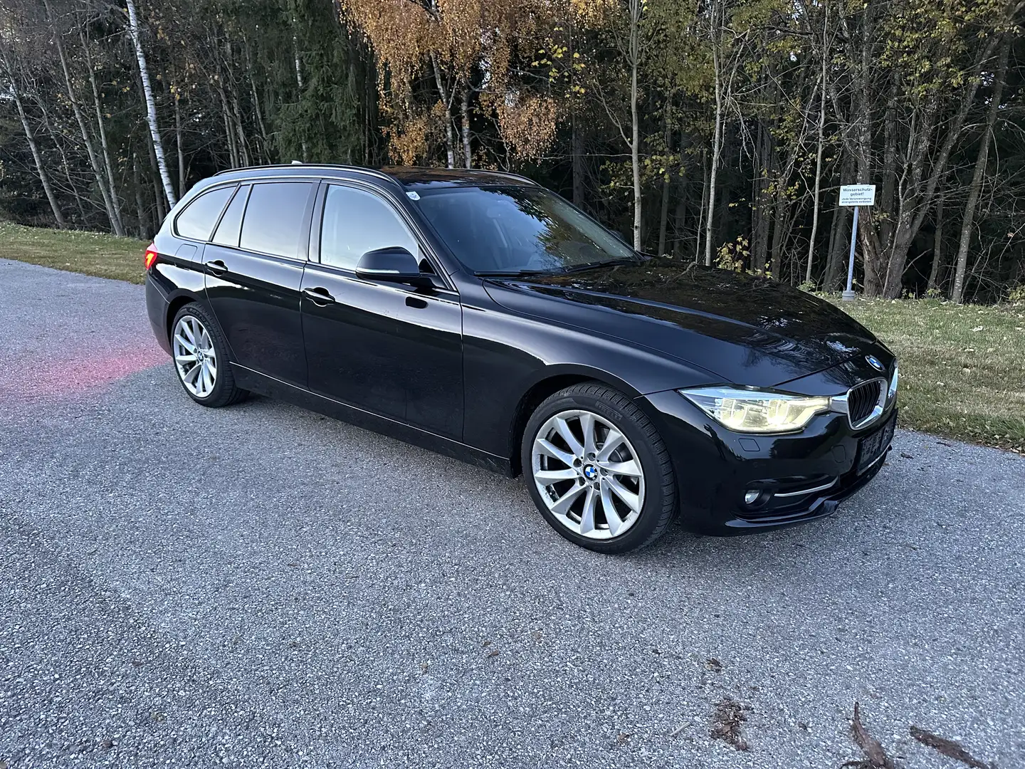 BMW 318 318d xDrive Touring Sport Line Schwarz - 1