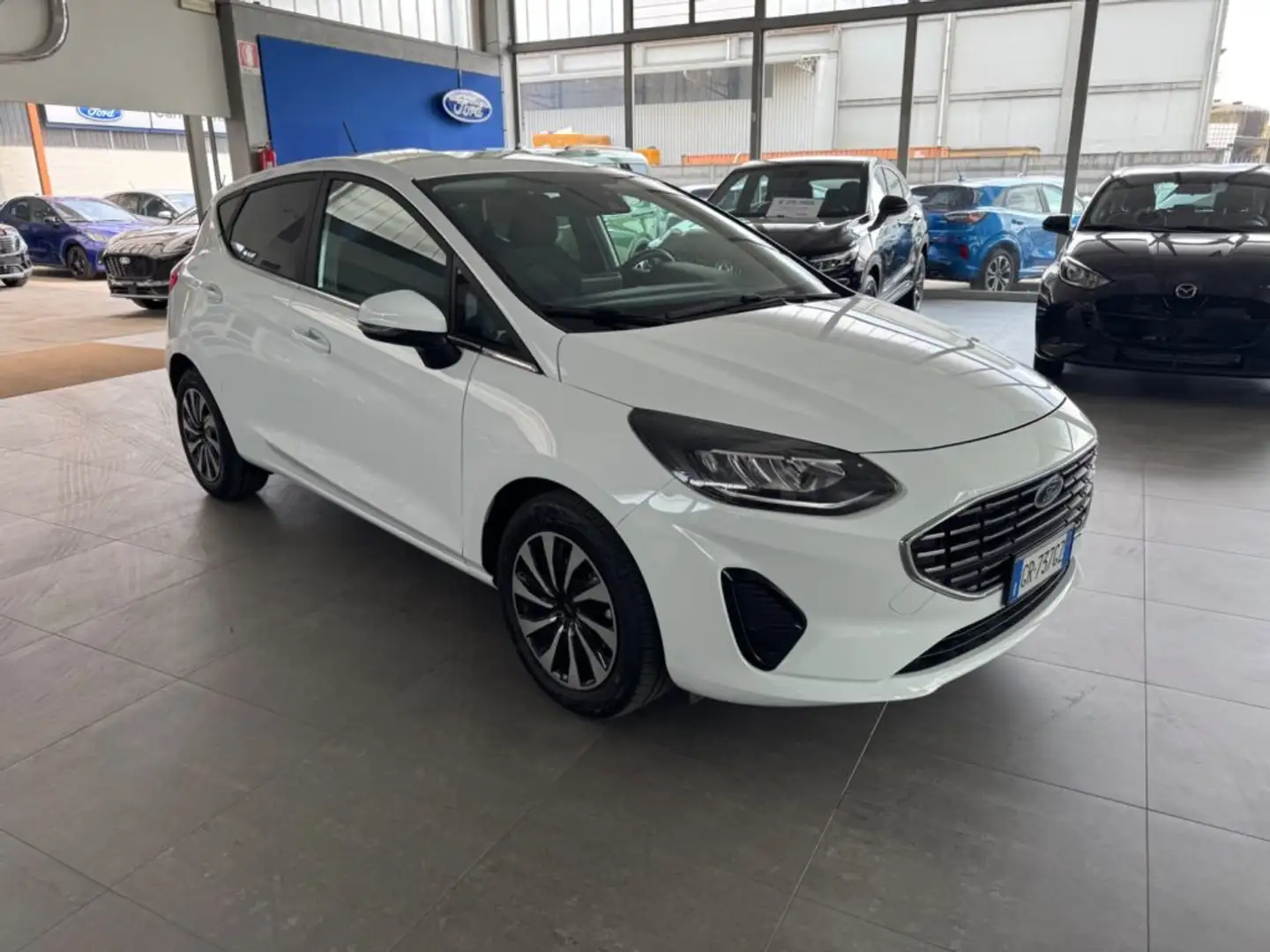 Ford Fiesta 1.0 Ecoboost Hybrid 125 CV 5 porte Titanium Bianco - 2