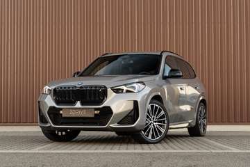 iX1 xDrive30 | M Sport | Pano | Adaptive M Suspension | Harman Kardon | Massage | 20" Individual | Shadow Line