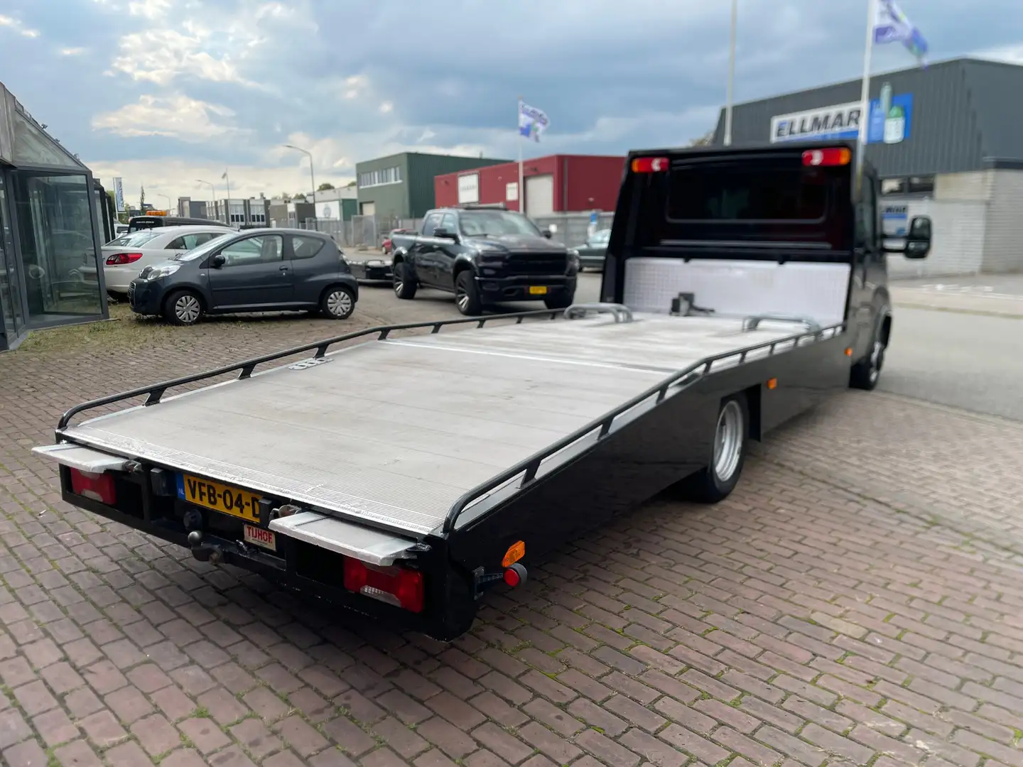 Iveco Daily 35C18HV 3.0 352L H2 Automaat Clima Cruis Navi Noir - 2