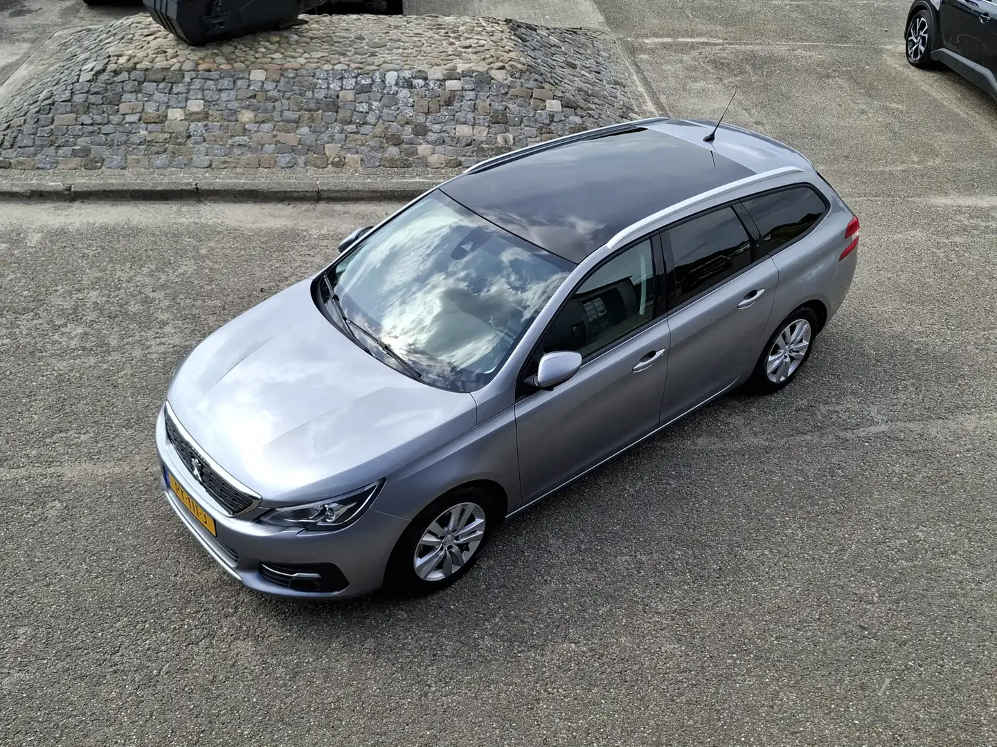 Peugeot 308 SW 1.6 BlueHDI Executive PANO DAK NAVI CRUISE ECC Gris - 2