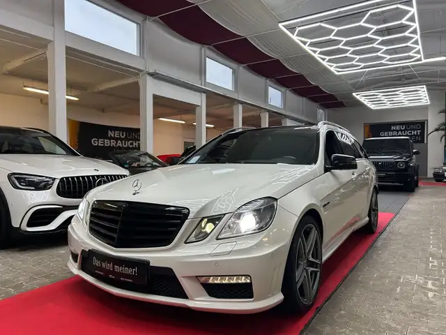 Mercedes-Benz E 63 AMG T V8 Bi-Turbo*PANO*RFK*HARMAN/KARDON*