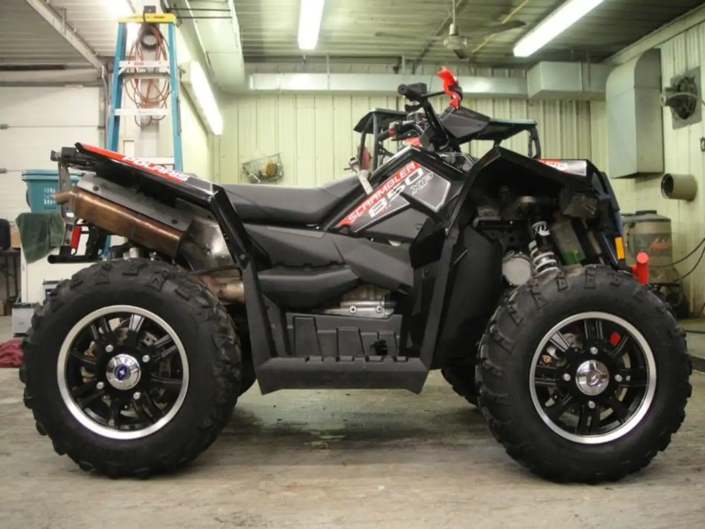 Polaris Scrambler 850 EPS Zwart - 2