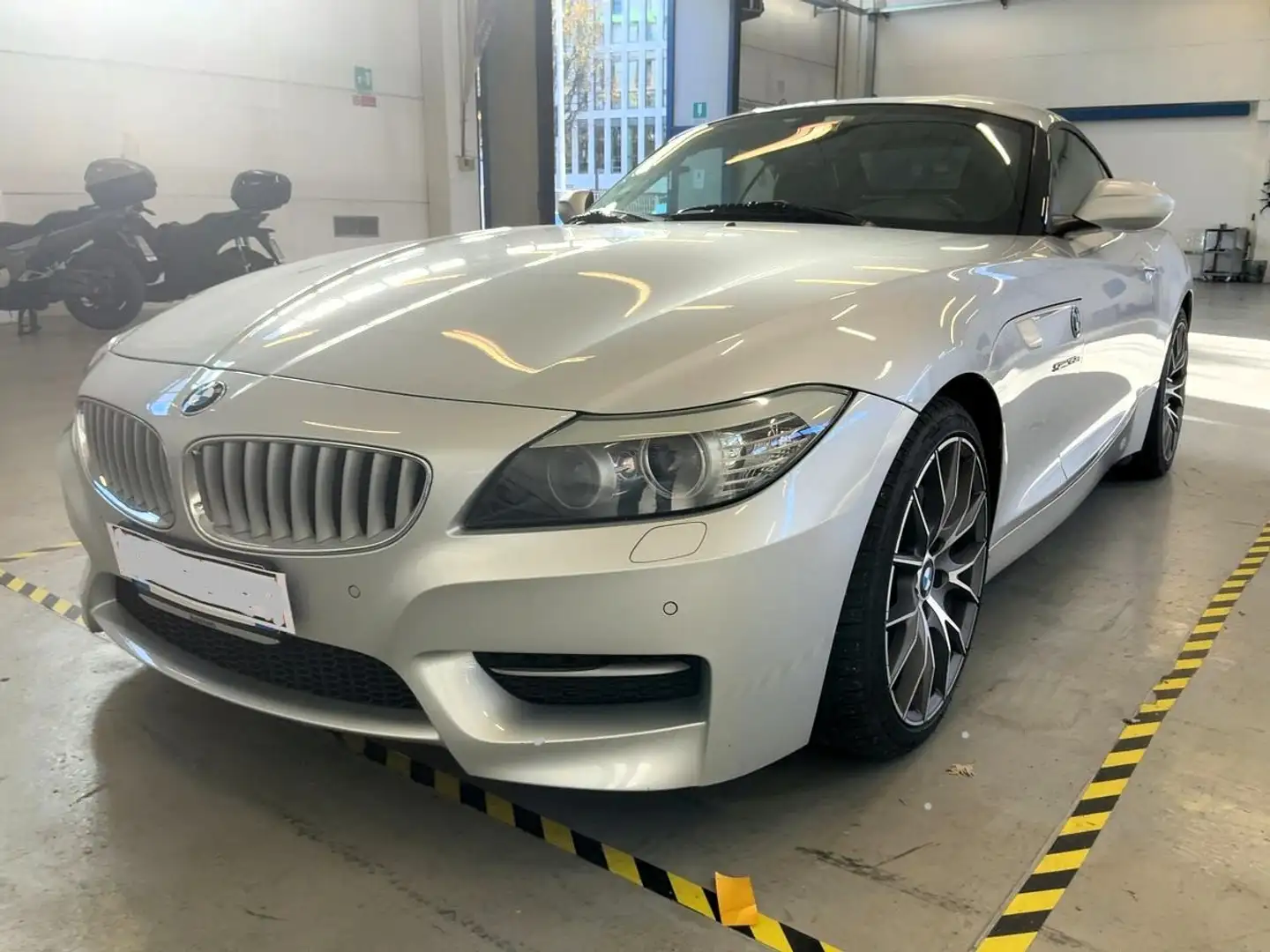 BMW Z4 Z4 E89 sdrive35is auto Silber - 1