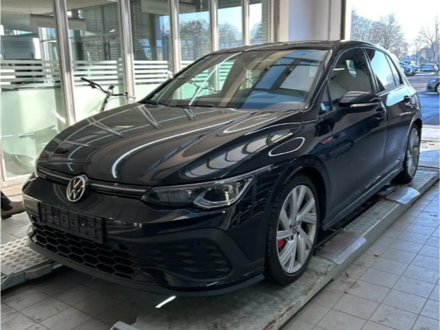 Volkswagen Golf GTI CLUBSPORT BLACK STYLE LM19 LEDER PANO H Schwarz - 2