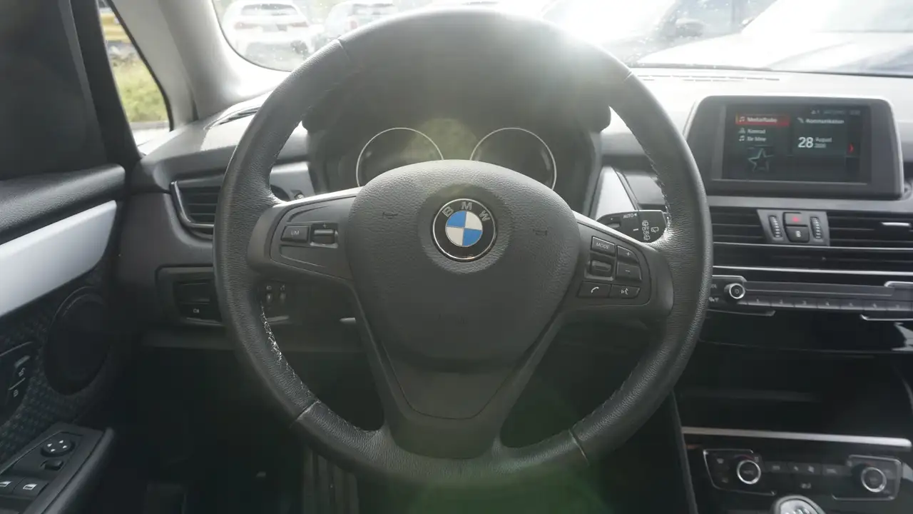 BMW 218 d Active Tourer Kamera+SHZ+Klimaaut.+BT+ZV+FH, миниатюра 13