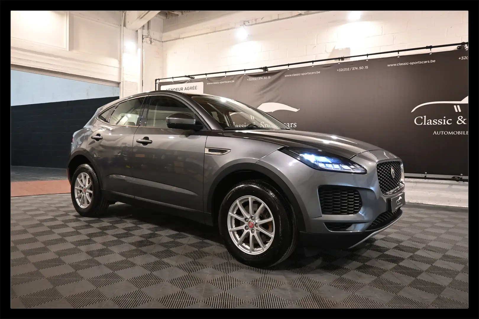 Jaguar E-Pace E-Pace 2.0 T AWD EURO 6d / CAMERA / APPLE CARPLAY Gris - 1