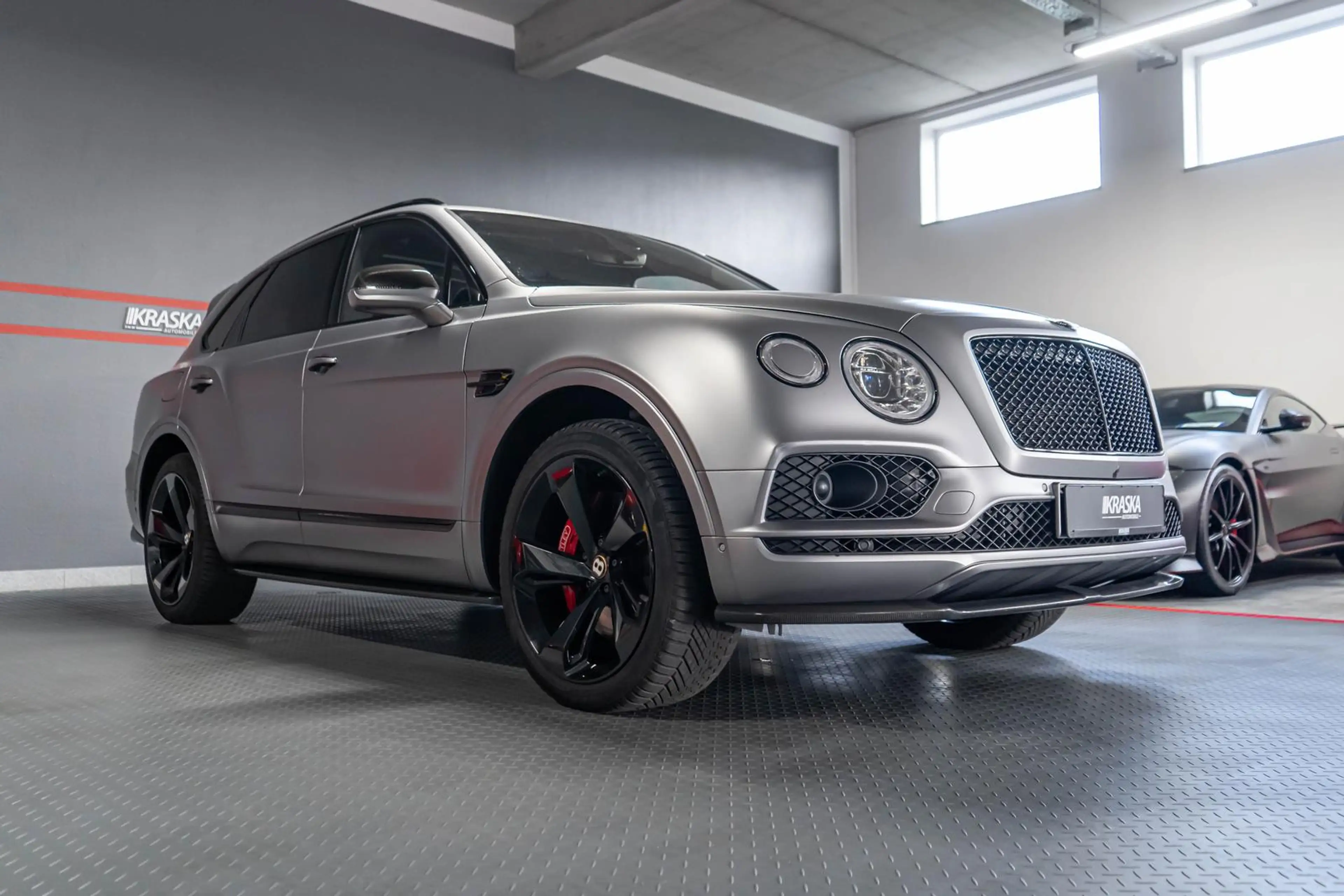 Bentley Bentayga 4.0 V8 AHK SHZ PANO MASSAGE SOFT CARBON — photo 6