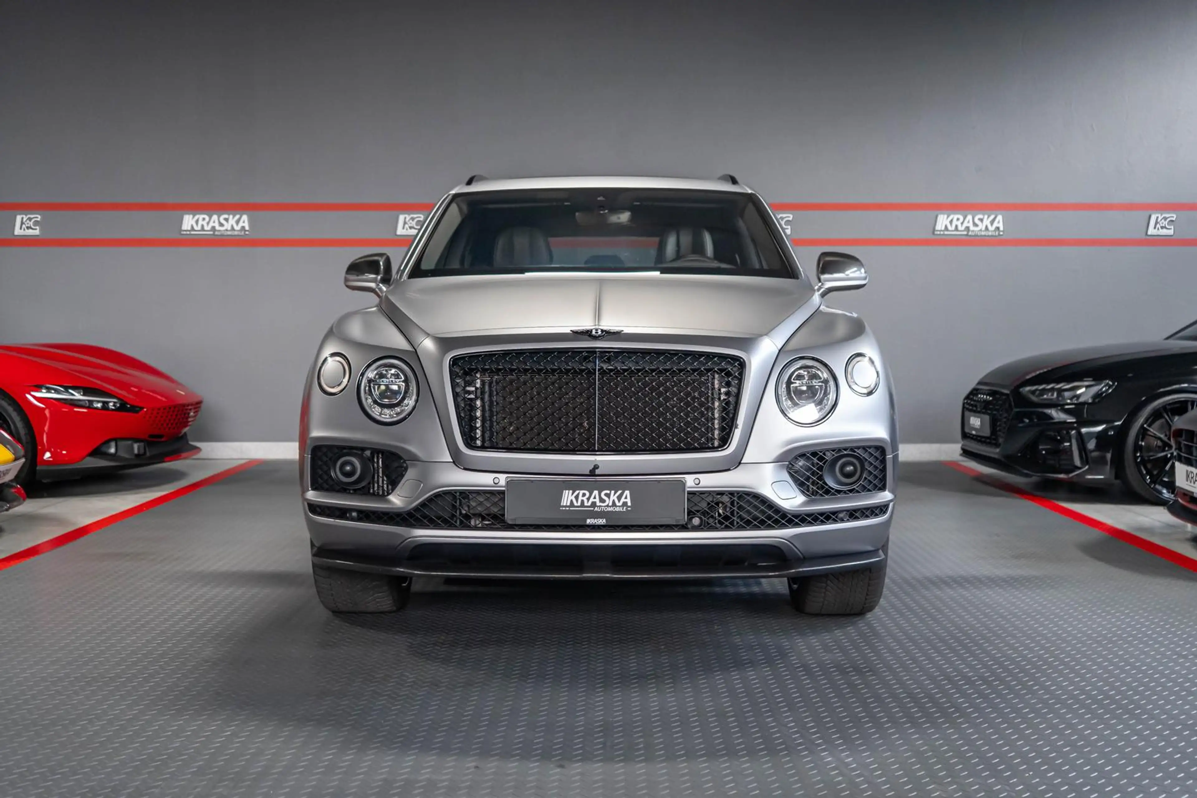Bentley Bentayga 4.0 V8 AHK SHZ PANO MASSAGE SOFT CARBON — photo 5