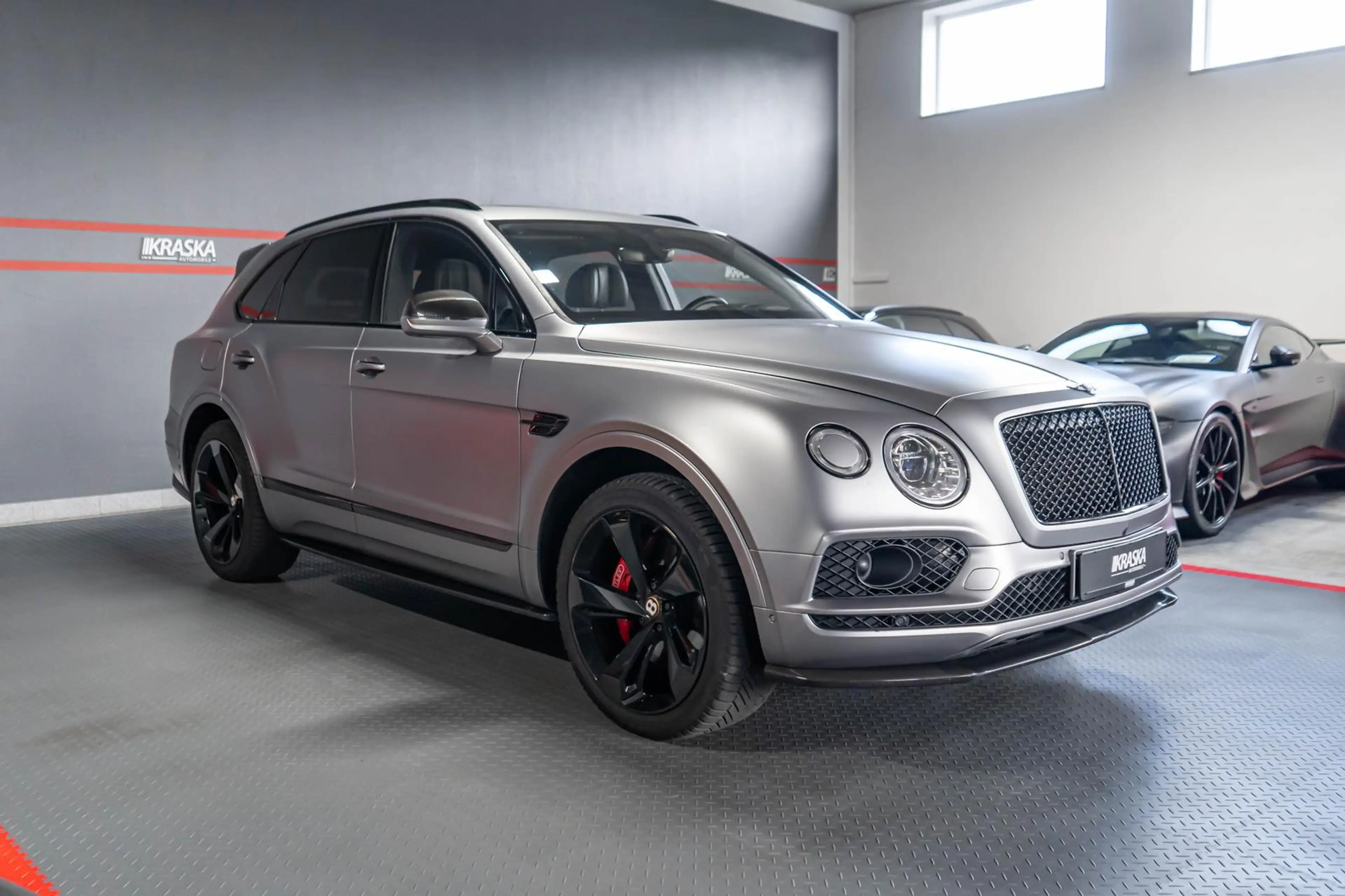 Bentley Bentayga 4.0 V8 AHK SHZ PANO MASSAGE SOFT CARBON — photo 7