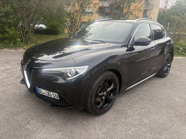 Imagine Alfa Romeo Stelvio Super Q4 Leder 20 Zoll