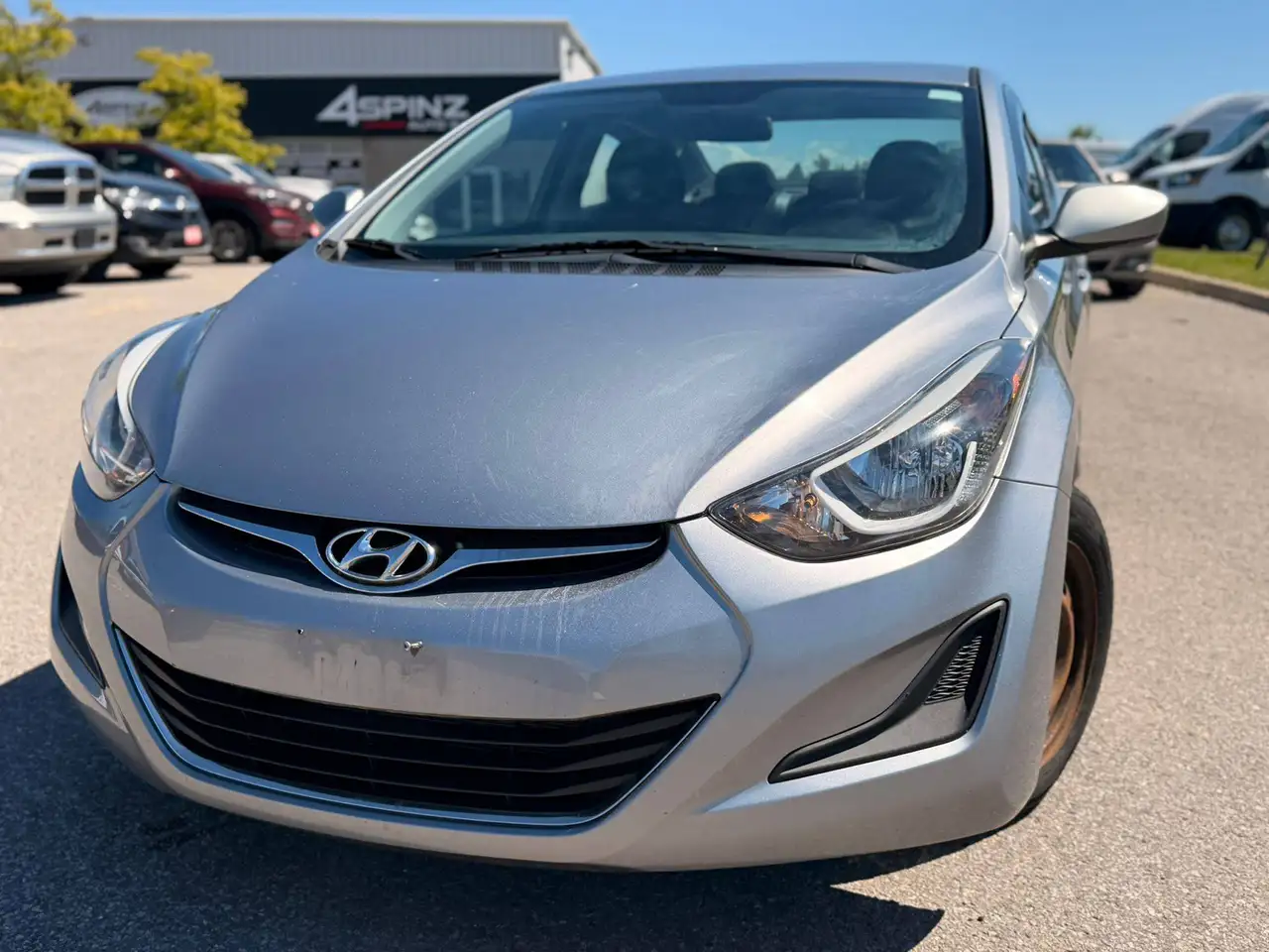 Hyundai ELANTRA снимка Hyundai ELANTRA