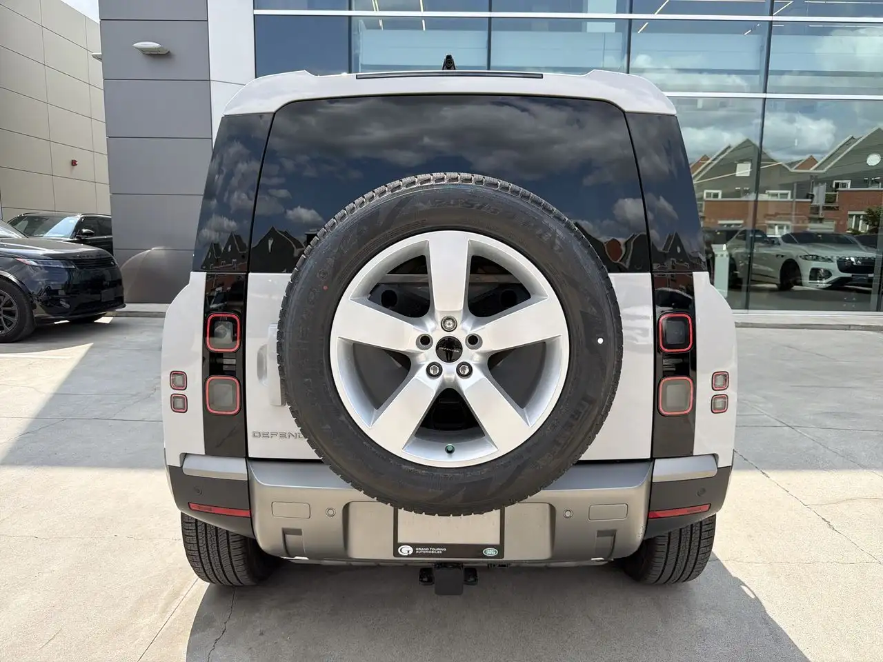 Land Rover Defender photo Land Rover Defender