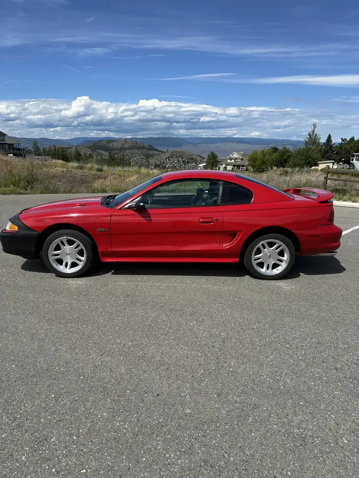 Ford Mustang снимка Ford Mustang