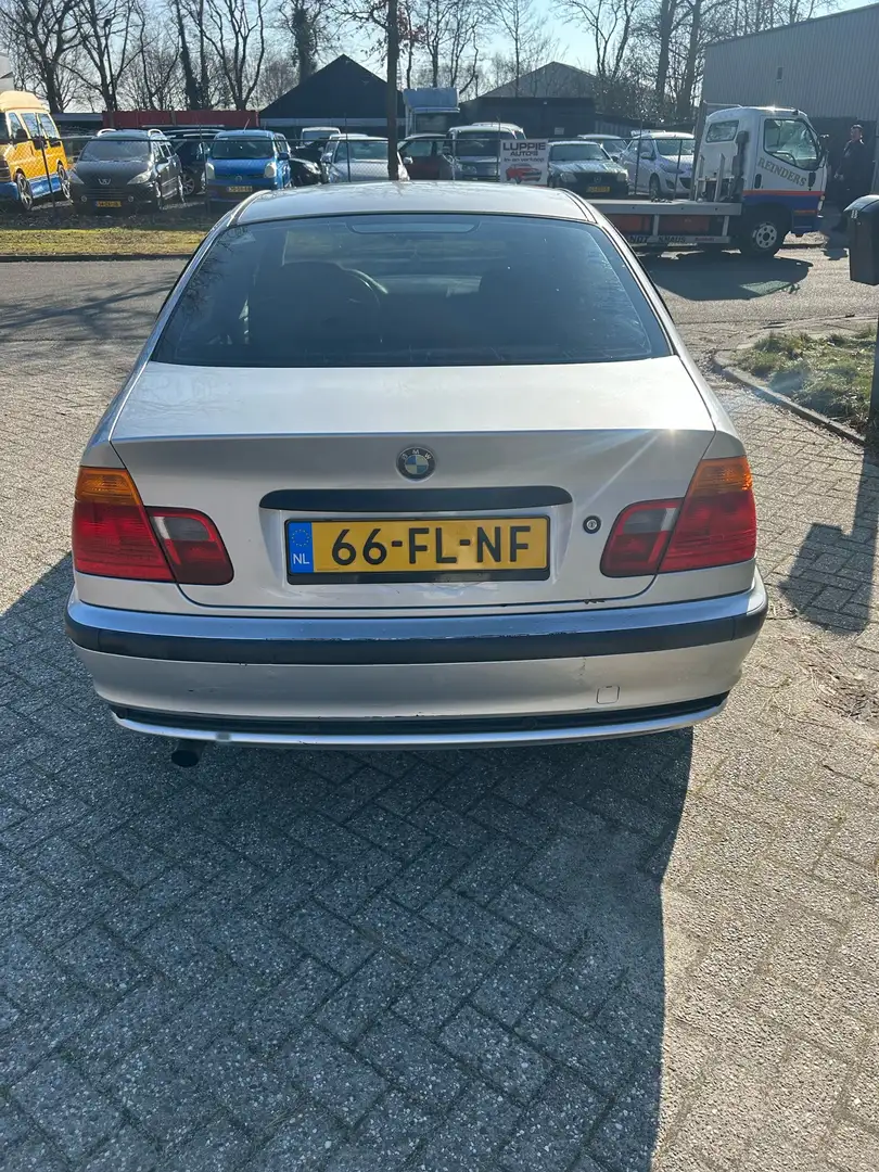 BMW 330 318i Executive Gris - 2