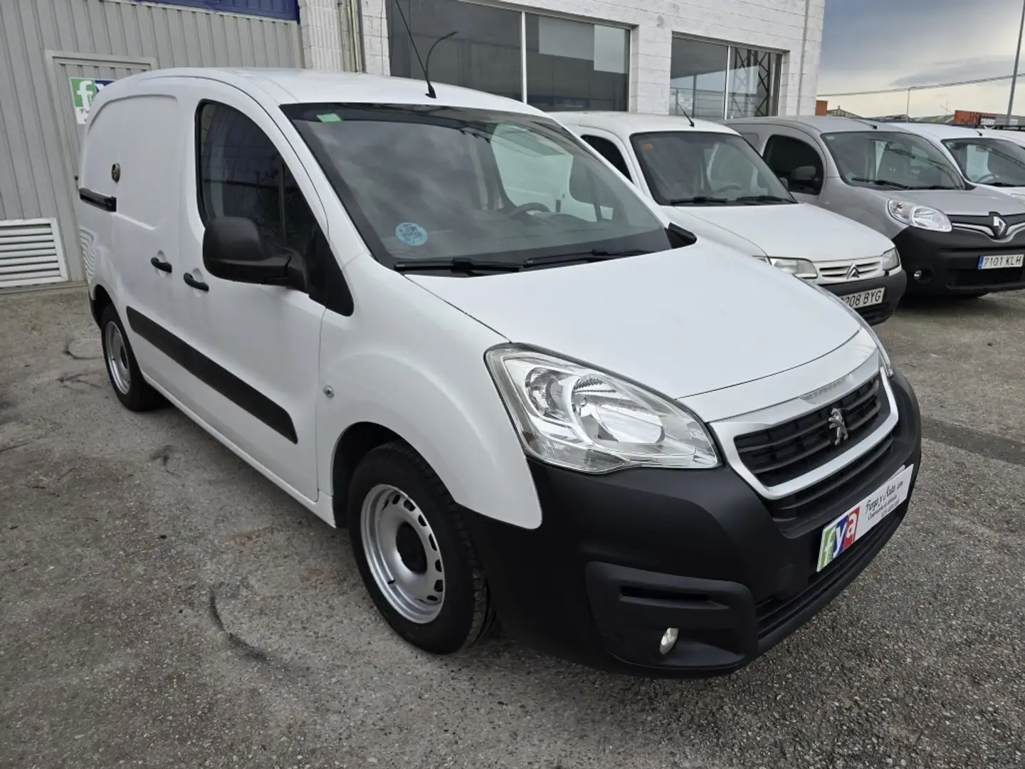 Peugeot Partner Furgón 1.6BlueHDI Confort L1 100 Blanco - 1