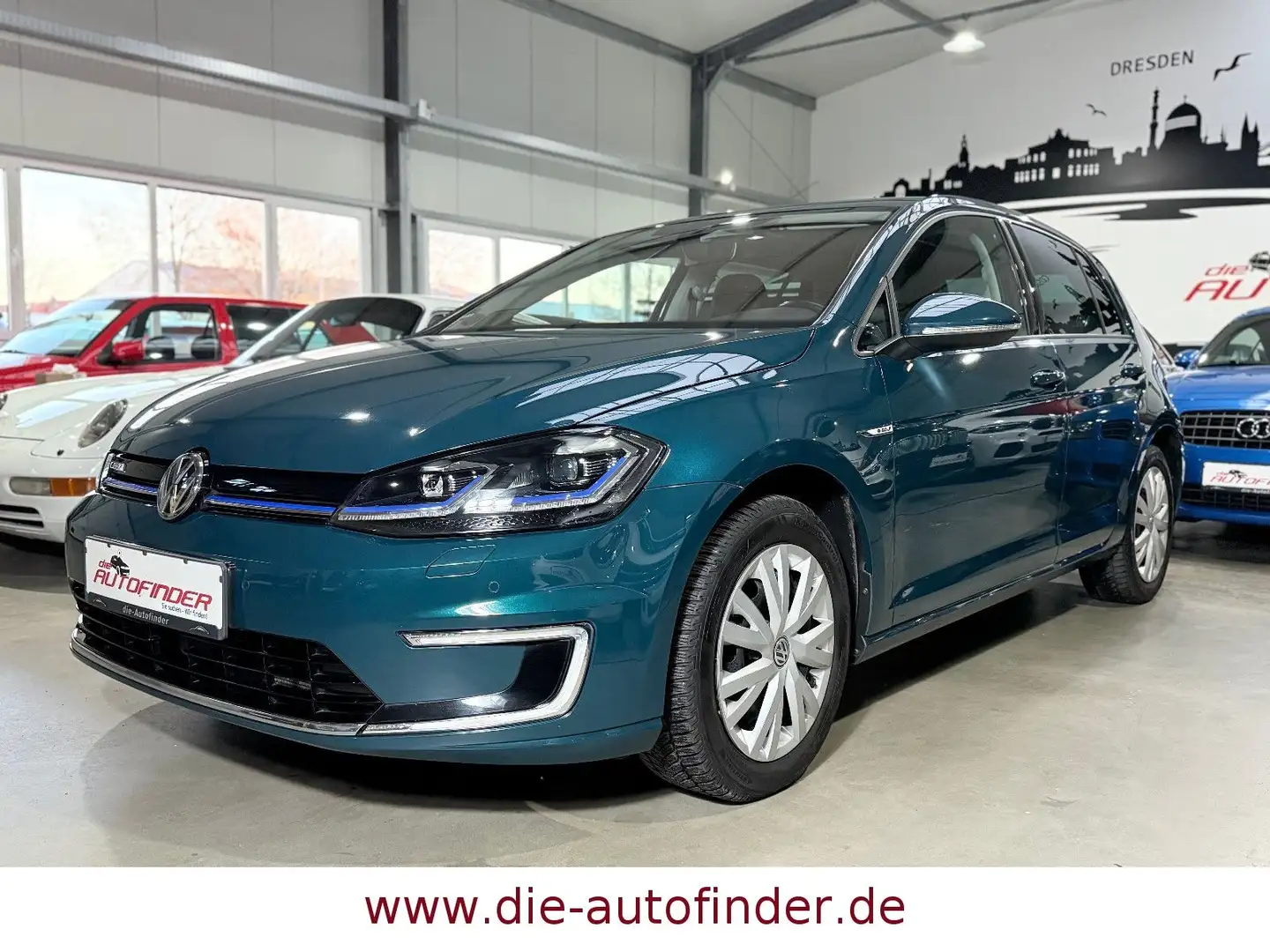 Volkswagen Golf e-Golf LED,Navi,Leder,PDC,DYNAUDIO,WärmepumpeACC Grün - 1