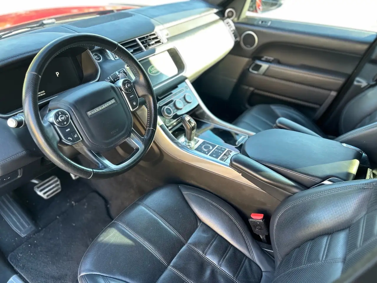 Land Rover Range Rover Sport снимка Land Rover Range Rover Sport