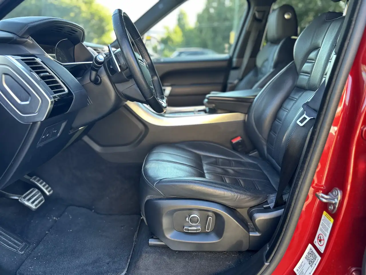 Land Rover Range Rover Sport снимка Land Rover Range Rover Sport