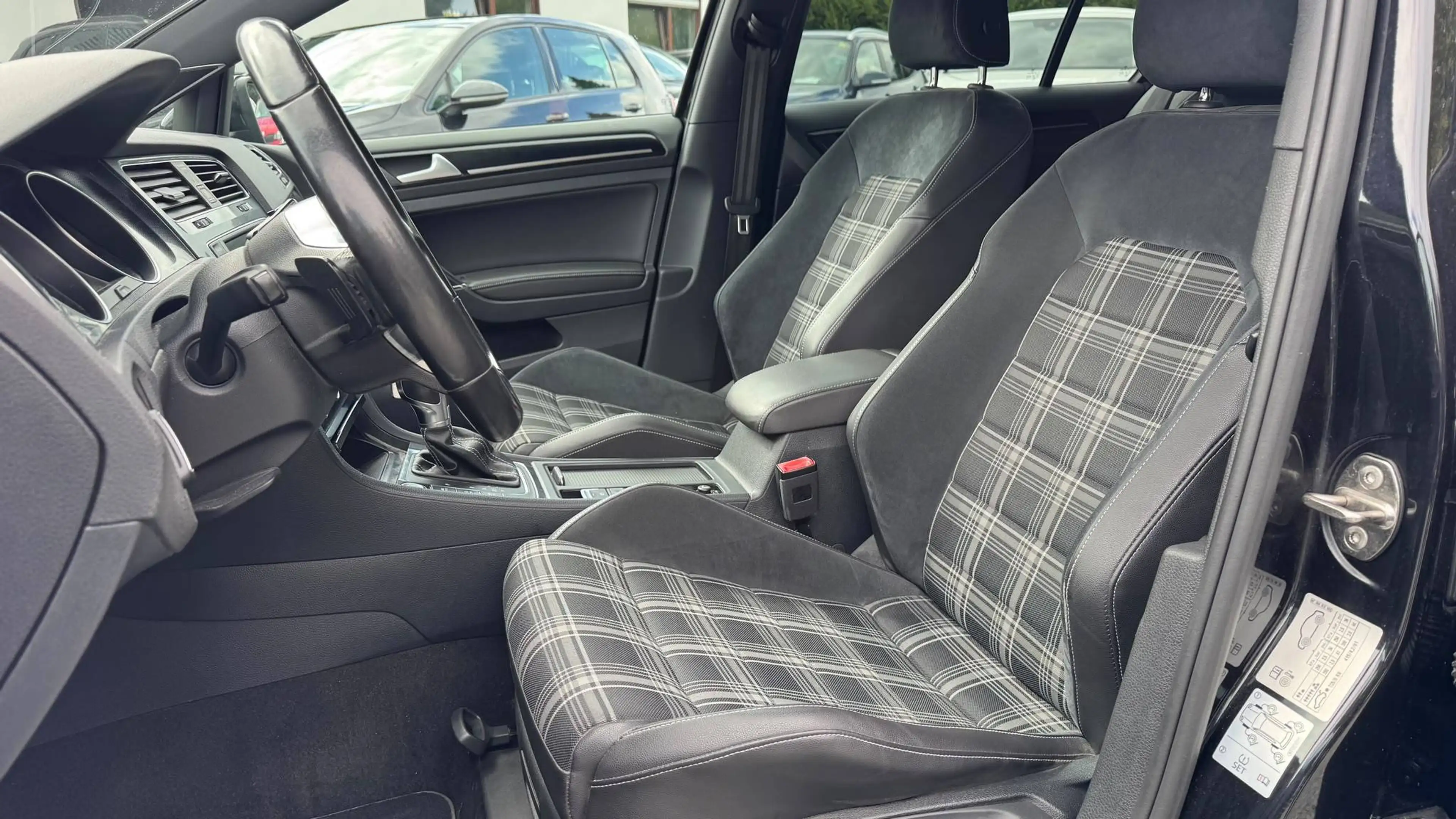 Volkswagen Golf GTD GTD BMT*Automatik*Tüv Neu*DYNAudio — photo 9
