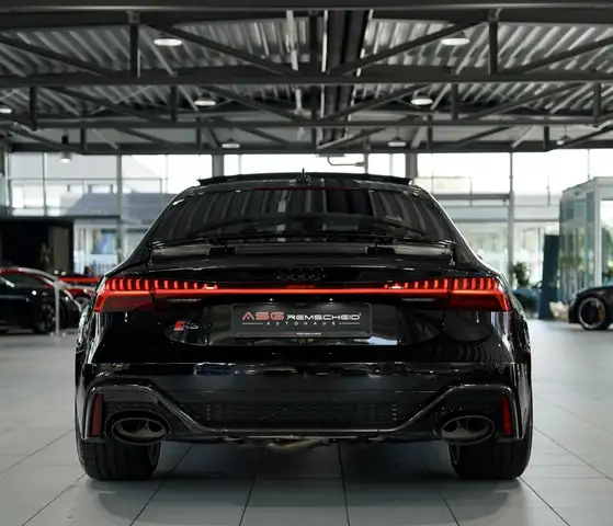 Audi RS7 view 8