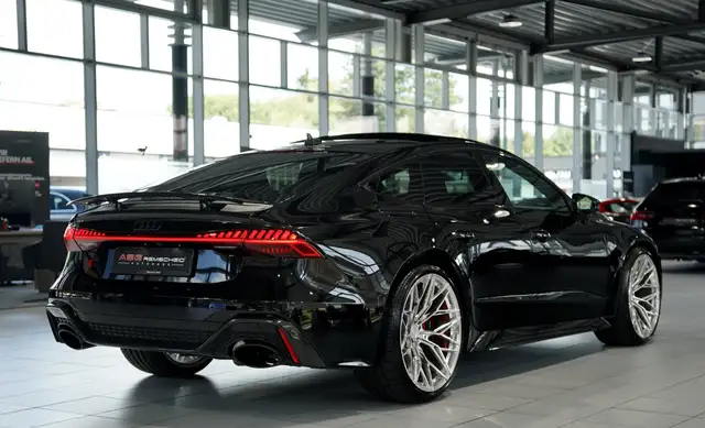 Audi RS7 view 7