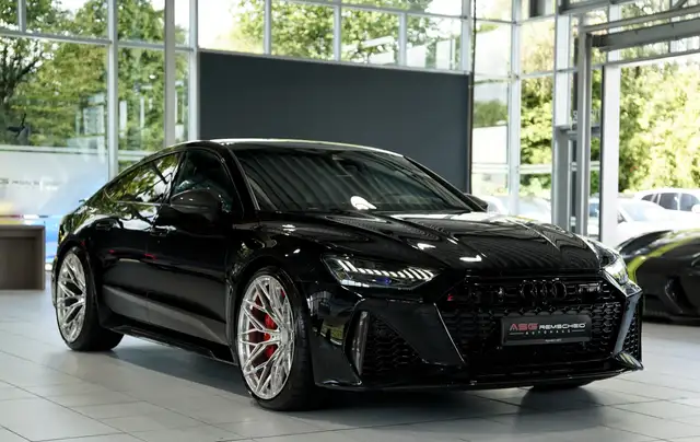 Audi RS7 view 4