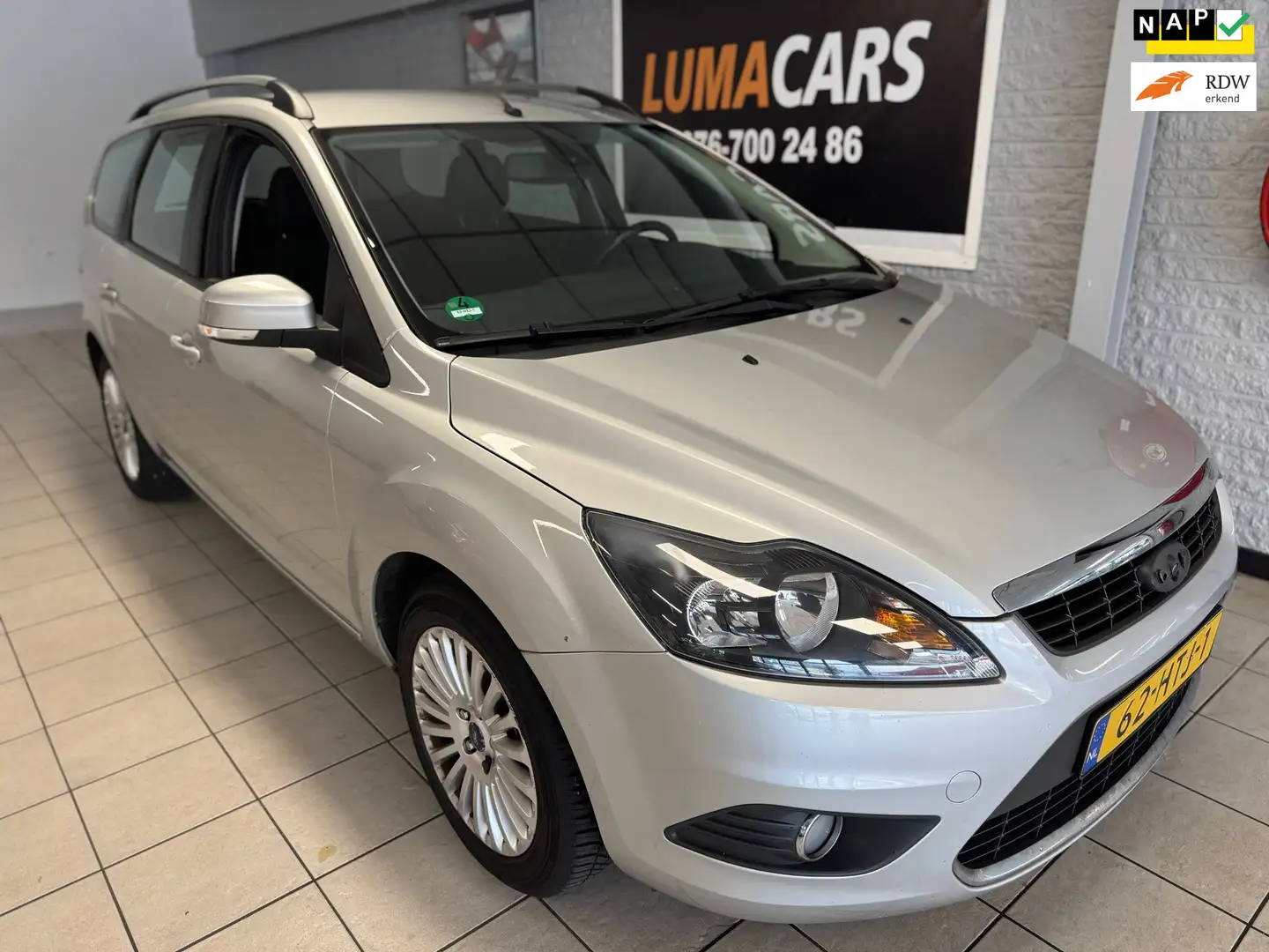 Ford Focus Wagon 1.6 Titanium Grau - 1